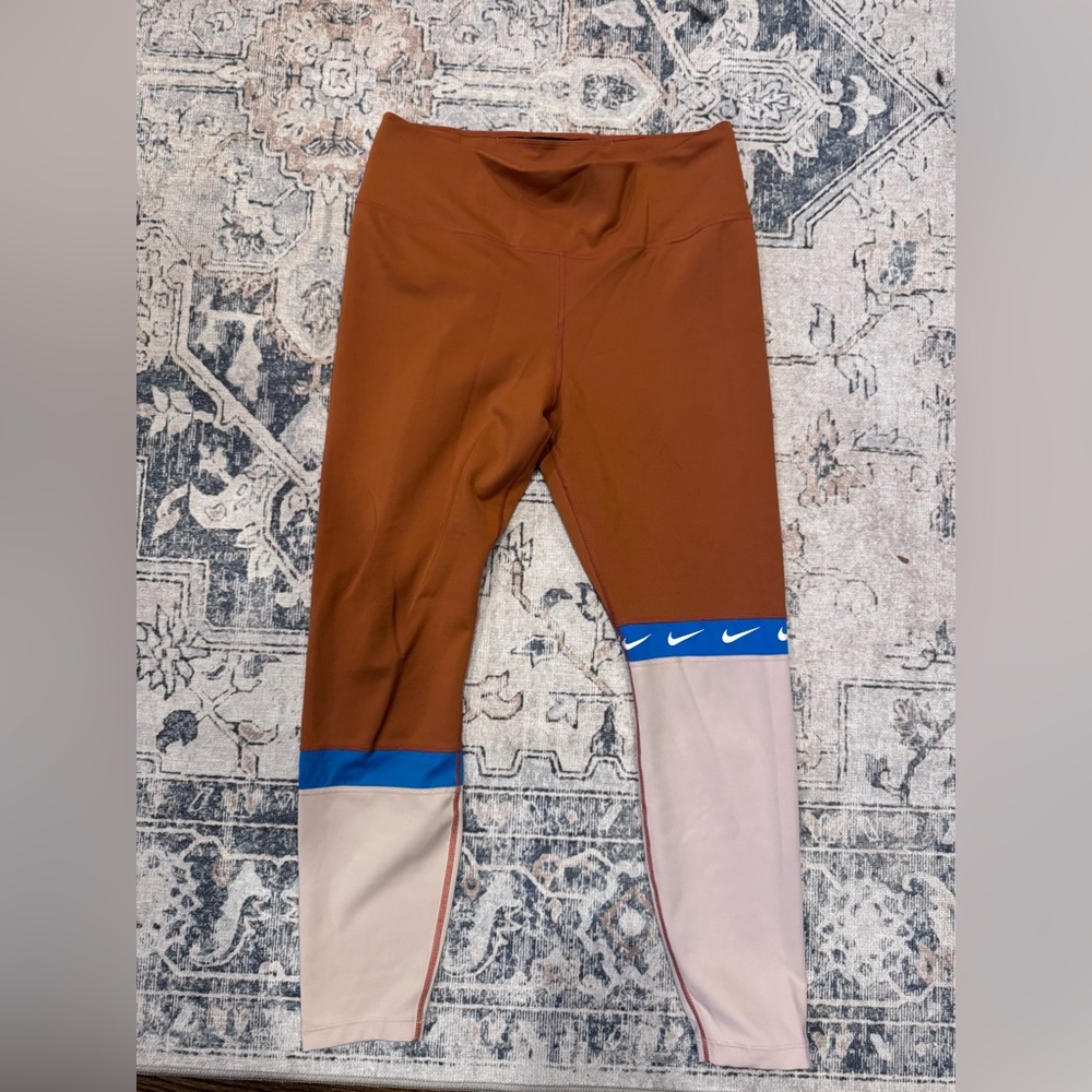 Nike One Colorblock Swoosh Size Large